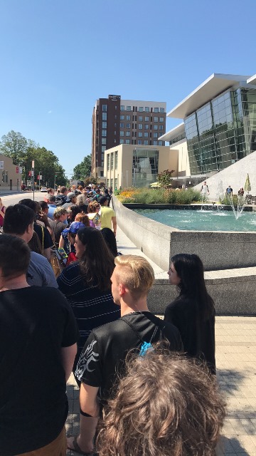 Line Outside Raleigh Supercon 2017